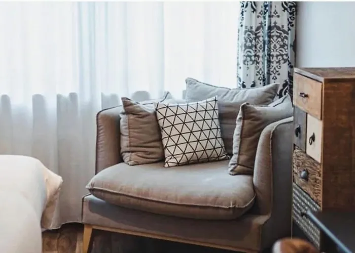 Kreuzblume & Weinstube לינה וארוחת בוקר פרייבורג