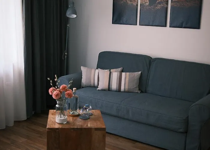 לינה וארוחת בוקר Kreuzblume & Weinstube