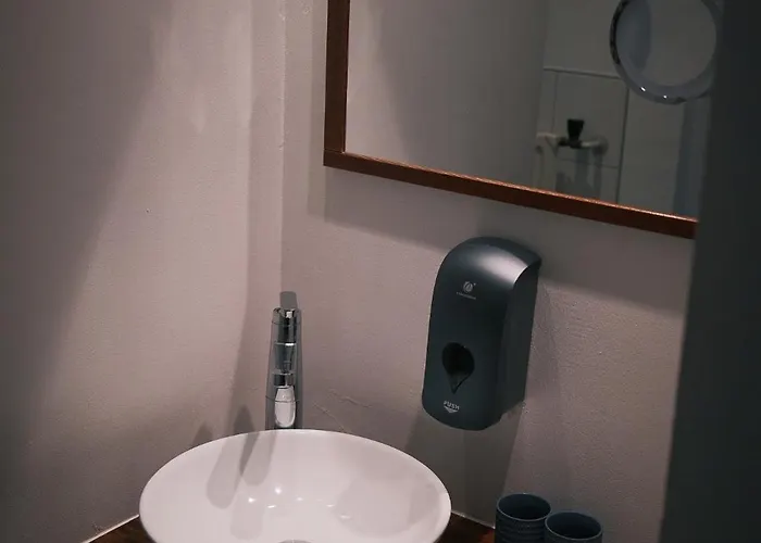 לינה וארוחת בוקר Kreuzblume & Weinstube 3*