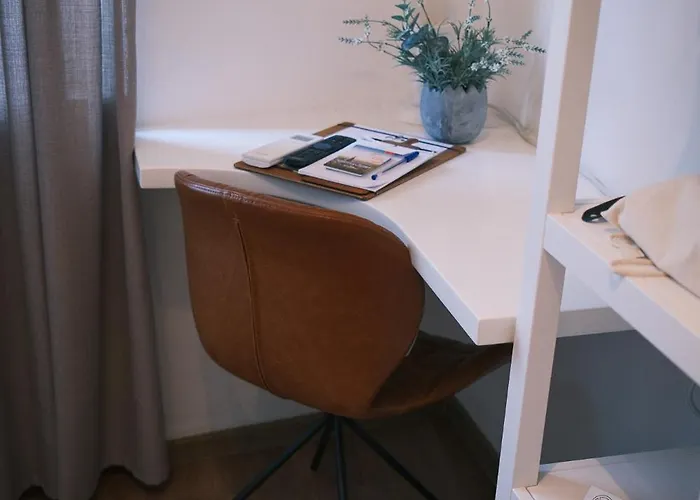 לינה וארוחת בוקר Kreuzblume & Weinstube פרייבורג